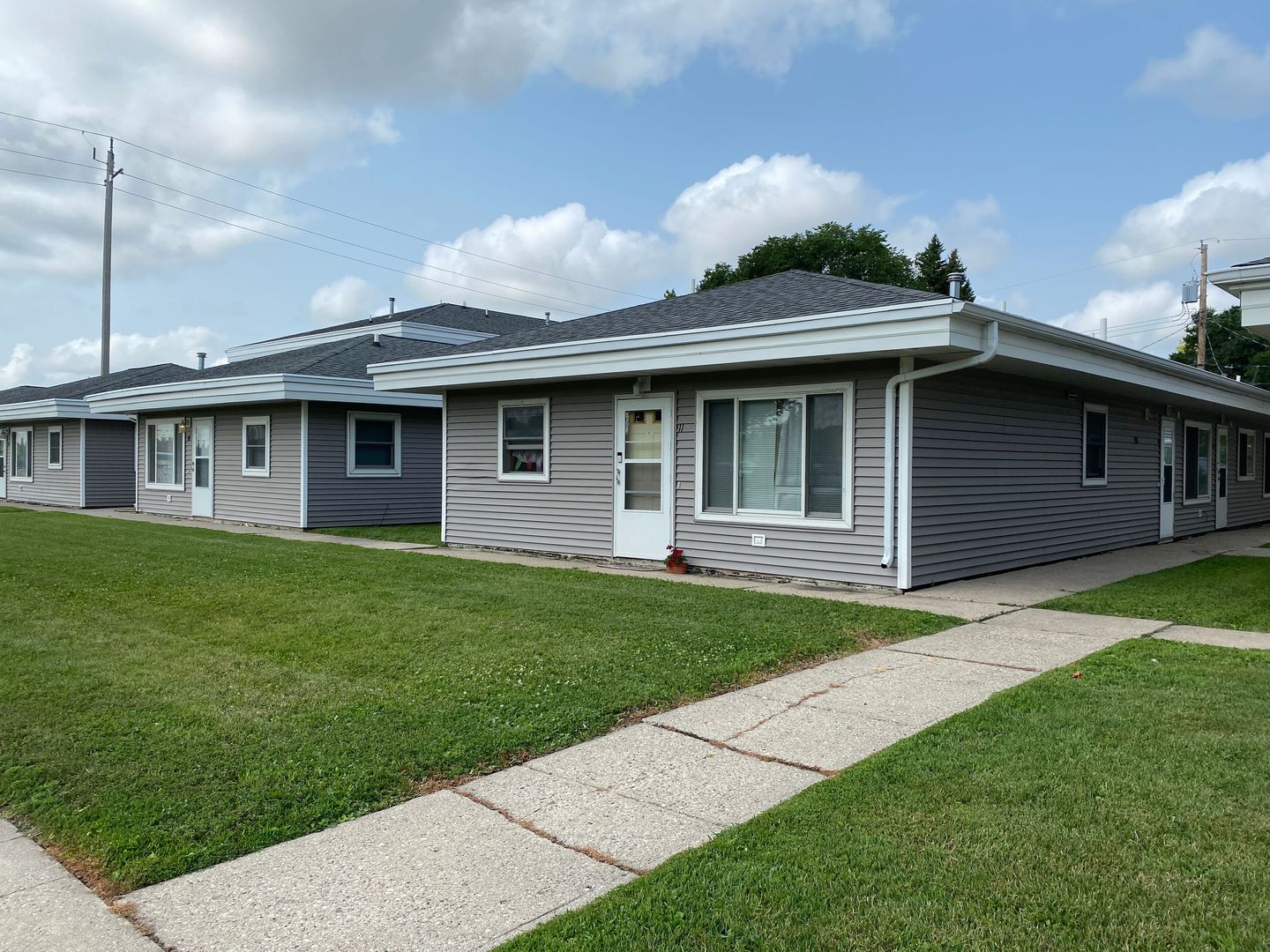 Grand Forks Apartment: 1624 S 14th St