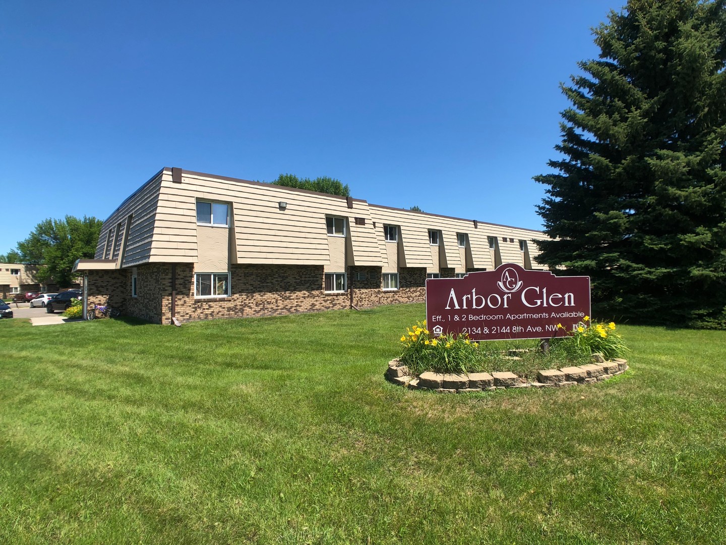 East Grand Forks Apartment: 2134 8th Ave NW