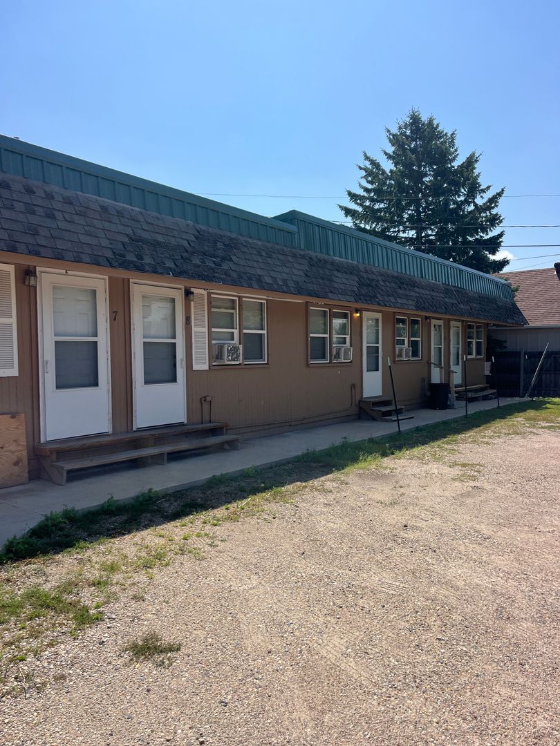 Applewood Apartments