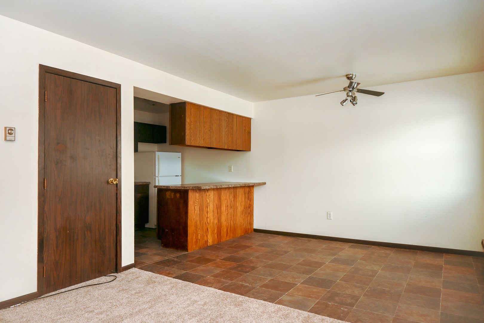 Grand Forks Apartment: 2208 12th Ave N.