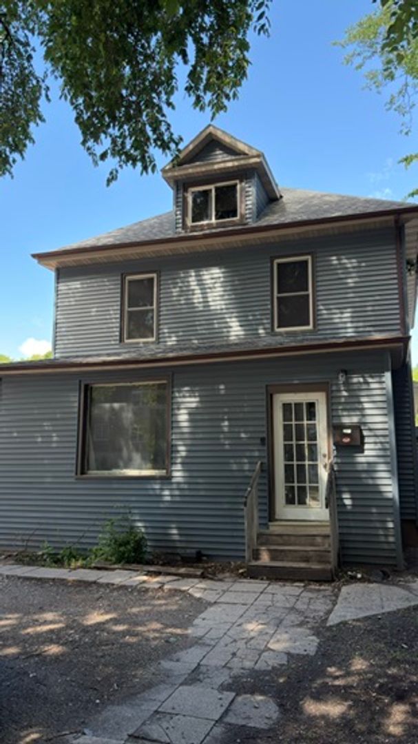 Fargo Apartment: 1114 N University Dr