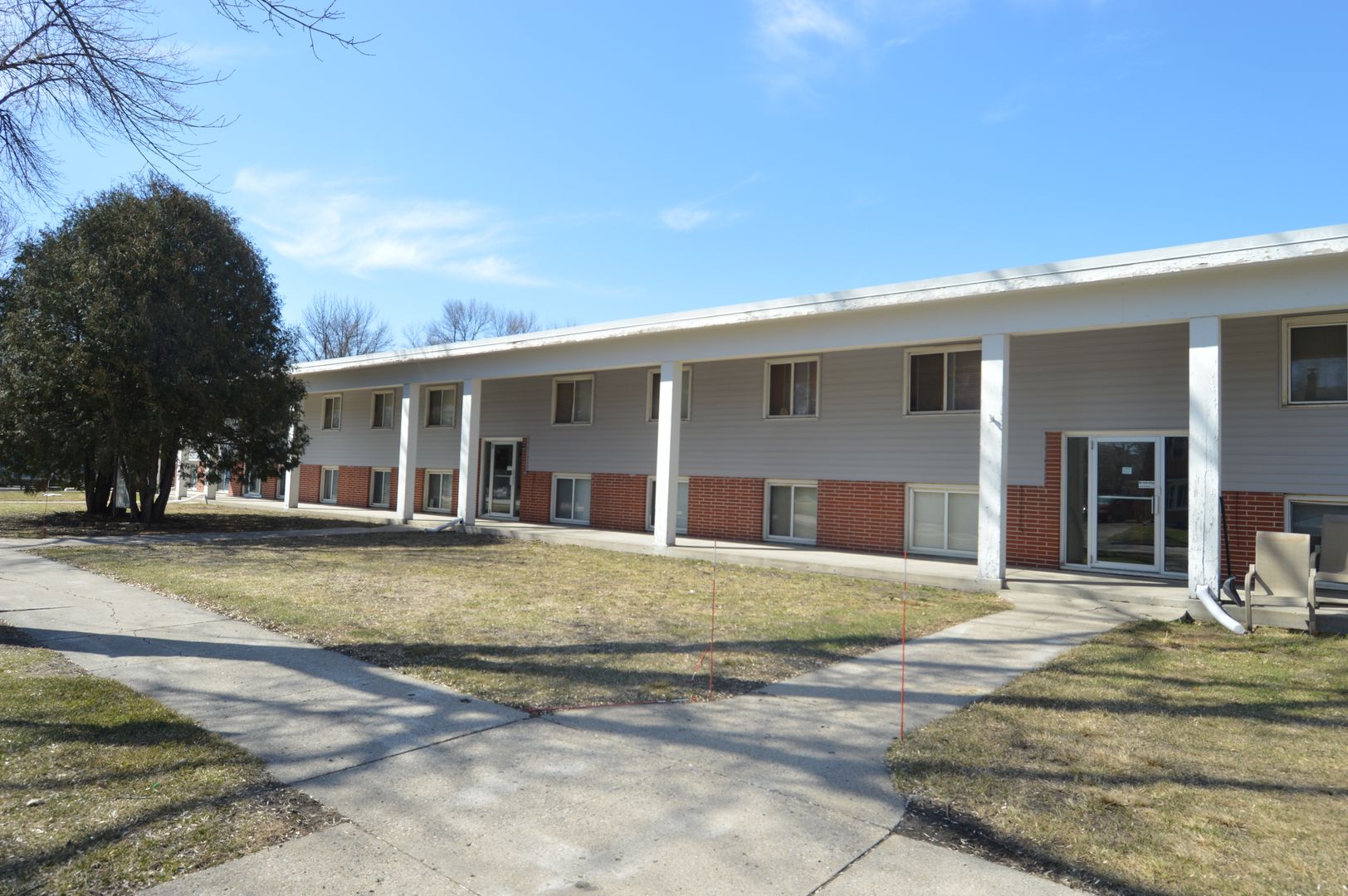 Grand Forks Apartment: 2212, 2216 and 2220 12th Ave. N.