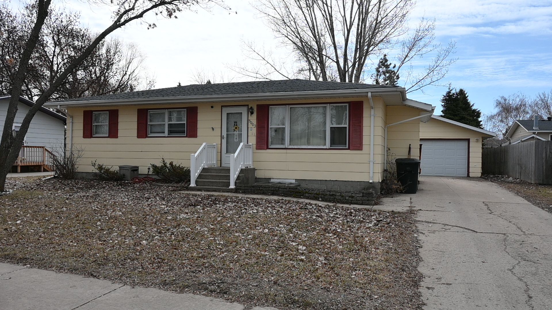 Grand Forks House: 5003 6th Ave N
