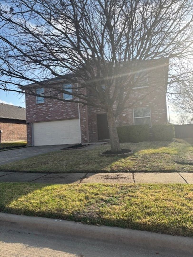 Frisco House: 13262 Cleburne Drive