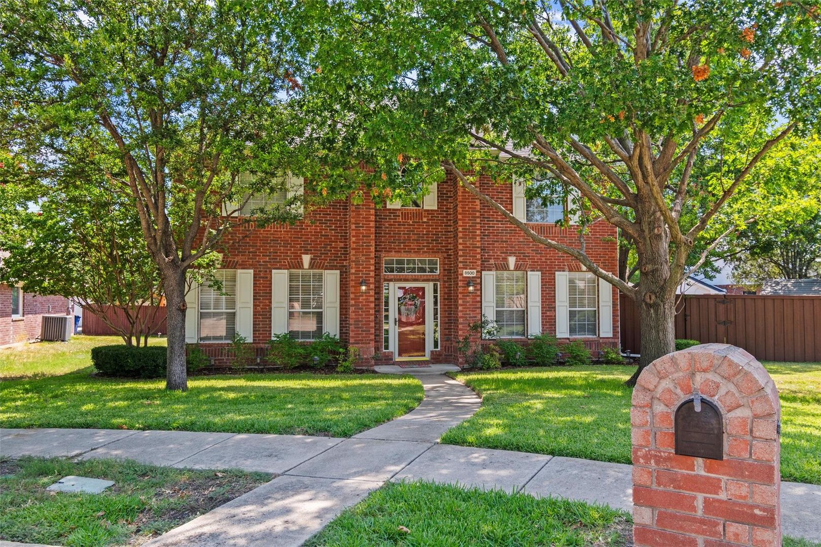 Frisco House: 8500 Timber Crest Court