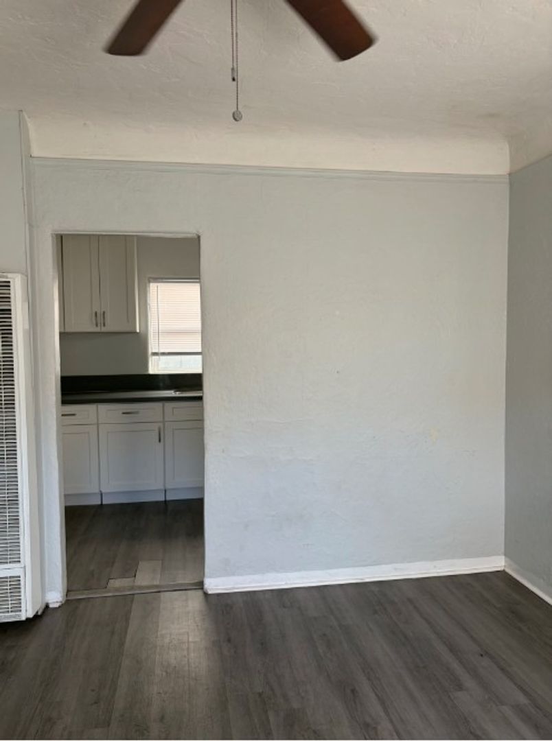 Long Beach Apartment: 1830- 1832 Locust Avenue