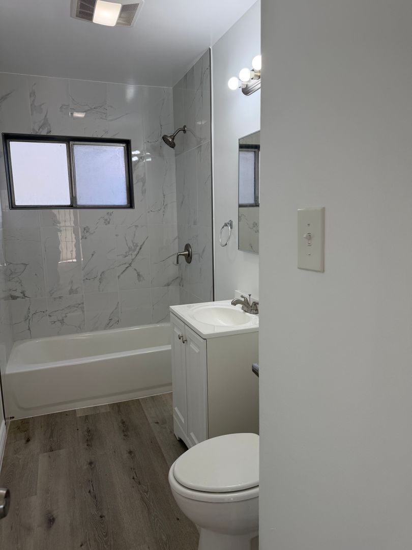 Long Beach Apartment: 5936 Orange Ave