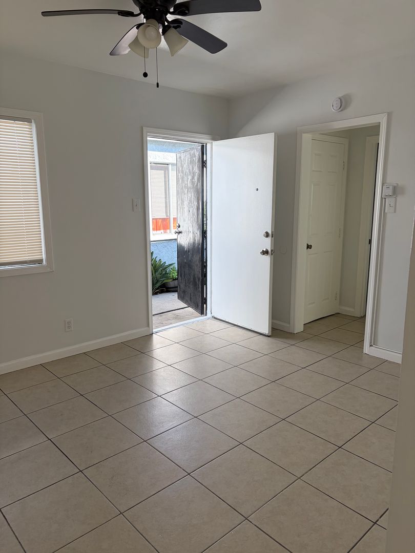 Long Beach Apartment: 1841-1845 Chestnut Avenue