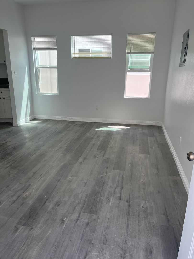 California Apartment: 626 East 5th Street