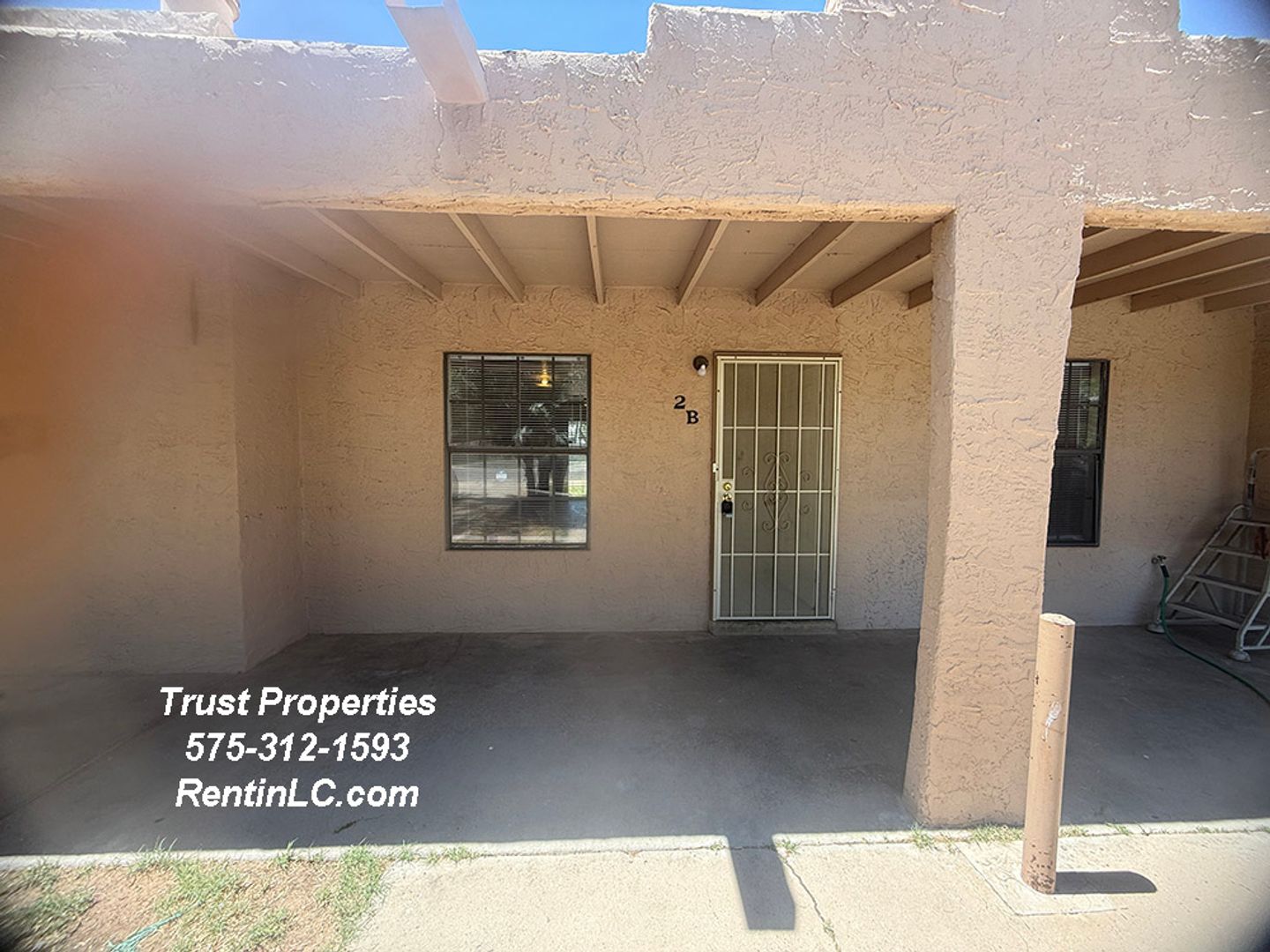 Las Cruces Apartment: 472 Calle de Oro