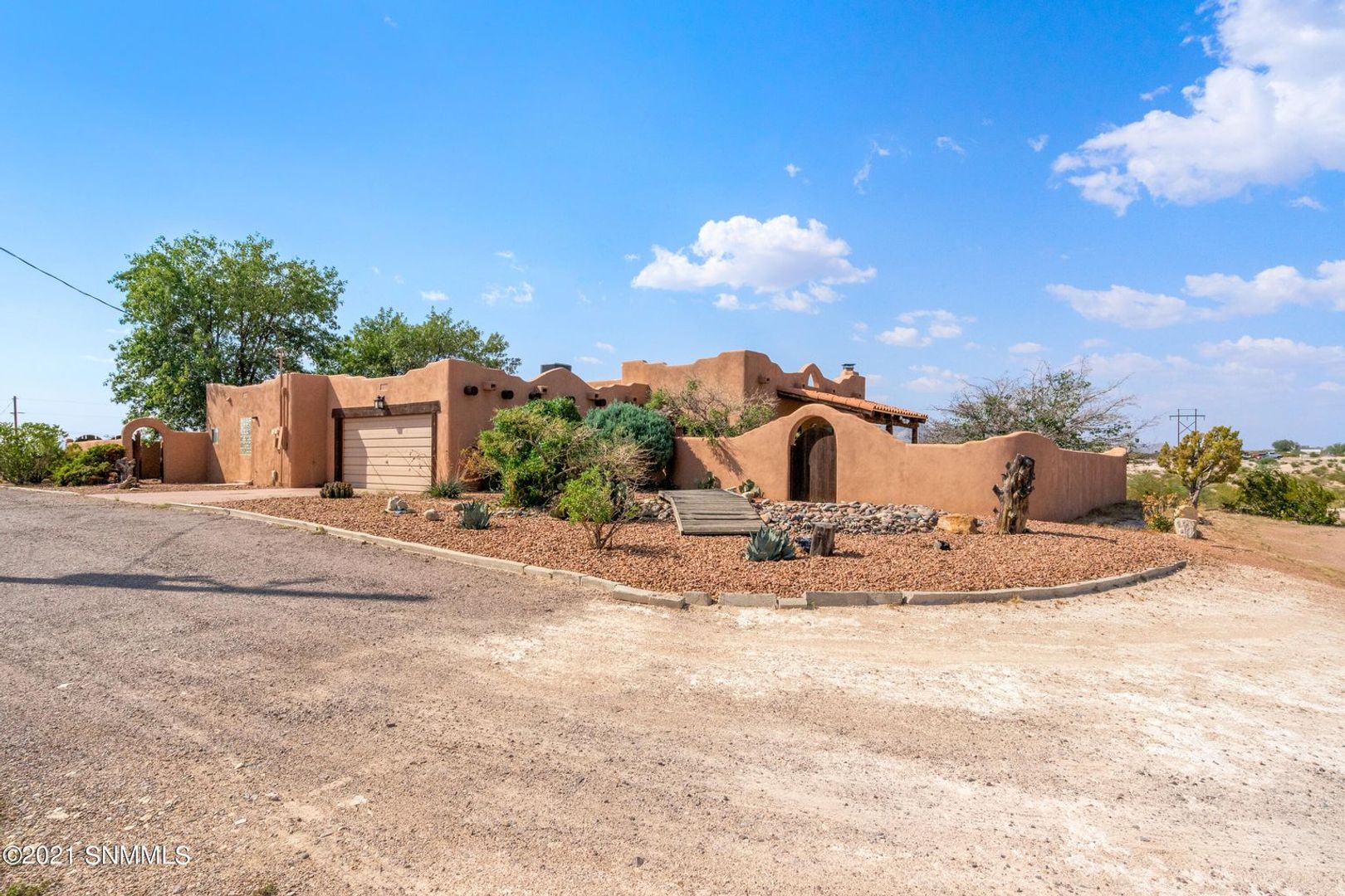 Las Cruces House: 3350 Longview Lane