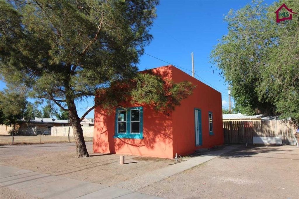 Las Cruces Apartment: 710 2nd Street