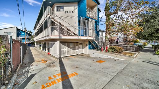 Spacious Upstairs Unit Available Now – photo 1