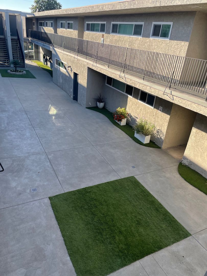Lomita Apartment: 25822-25828 Walnut Street