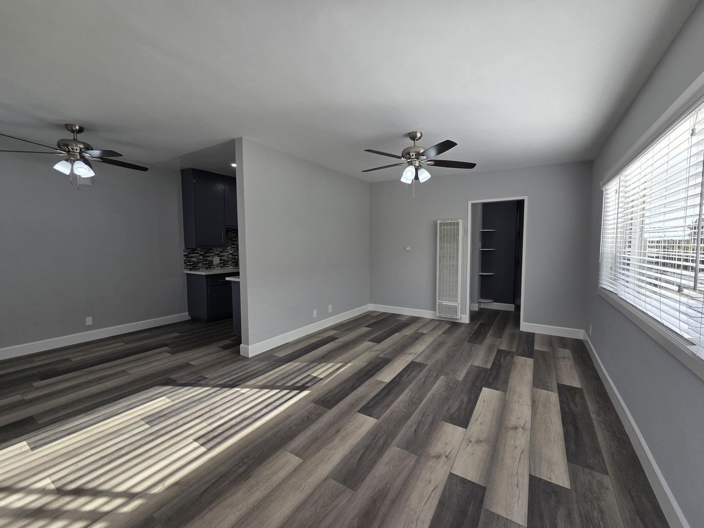 Inglewood Apartment: 625 E. Queen Street