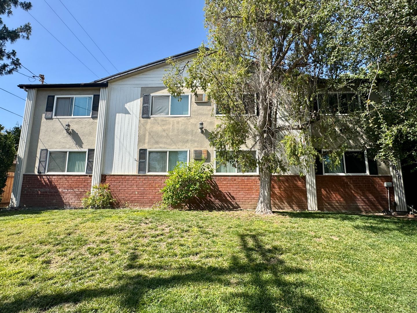 Sierra Madre Apartment: 157 Esperanza Ave.