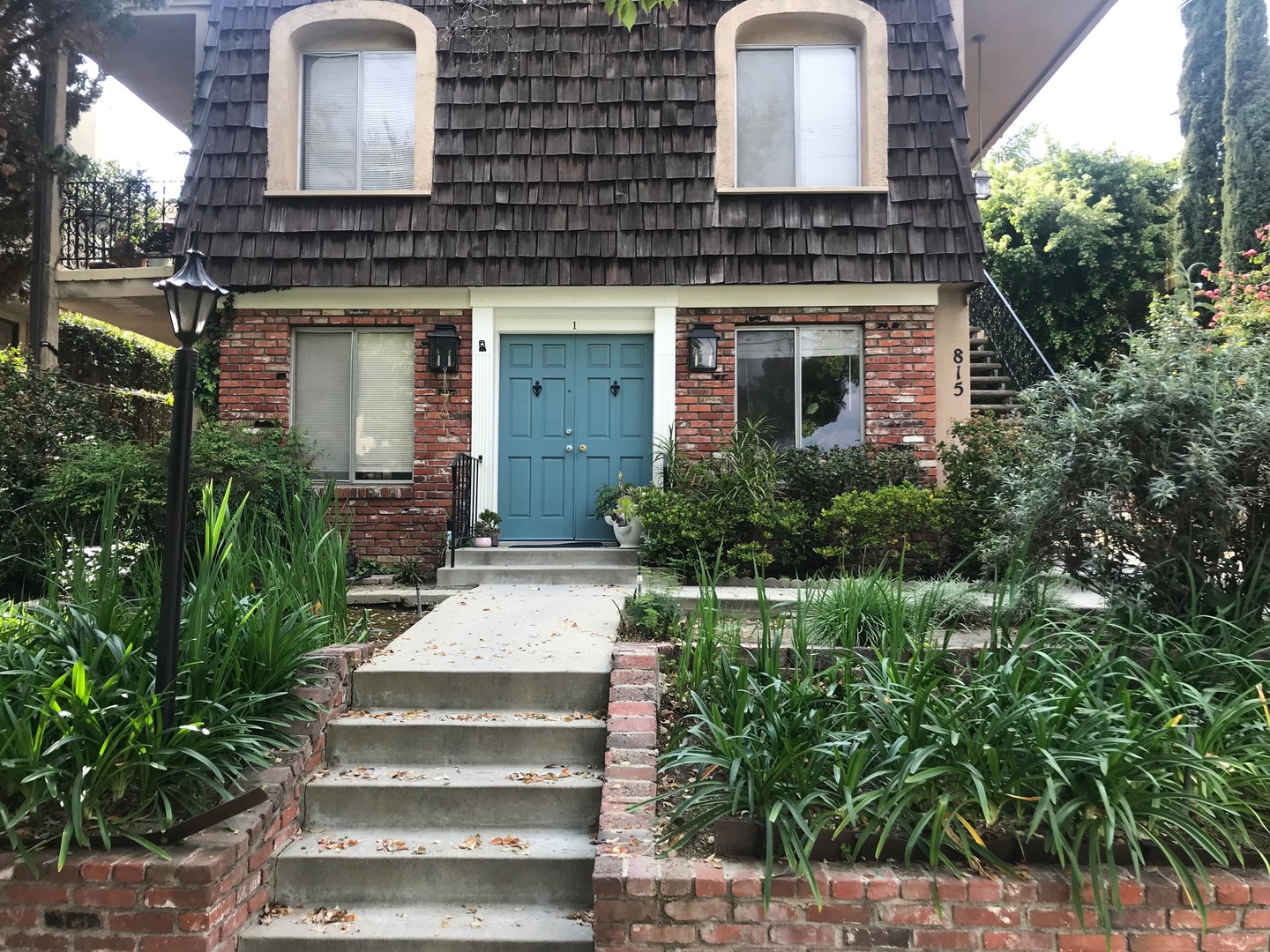Pasadena Apartment: 815 Magnolia Ave