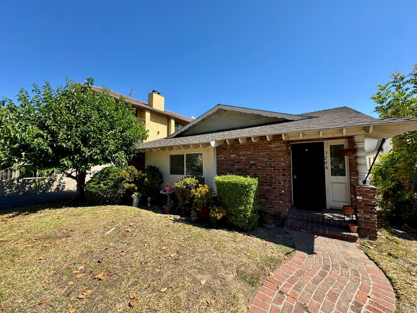 Alhambra Apartment: 320 N. Stoneman Ave