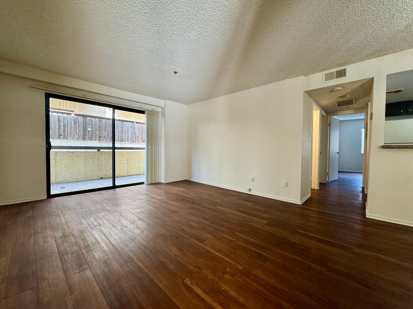 Pasadena Apartment: 987 E. Del Mar Blvd.