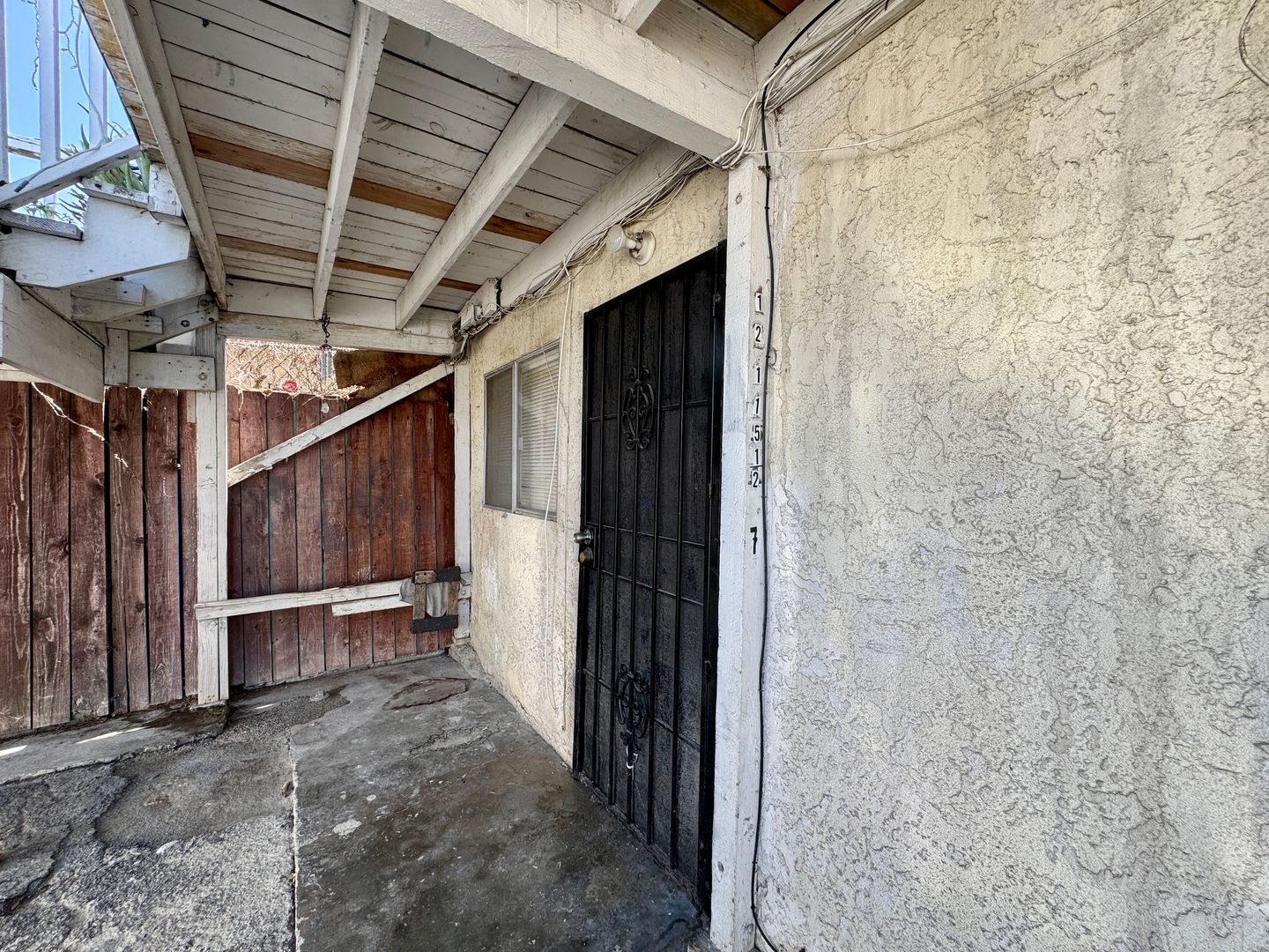 El Monte Apartment: 12111 - 12115 1/2 Morehouse St