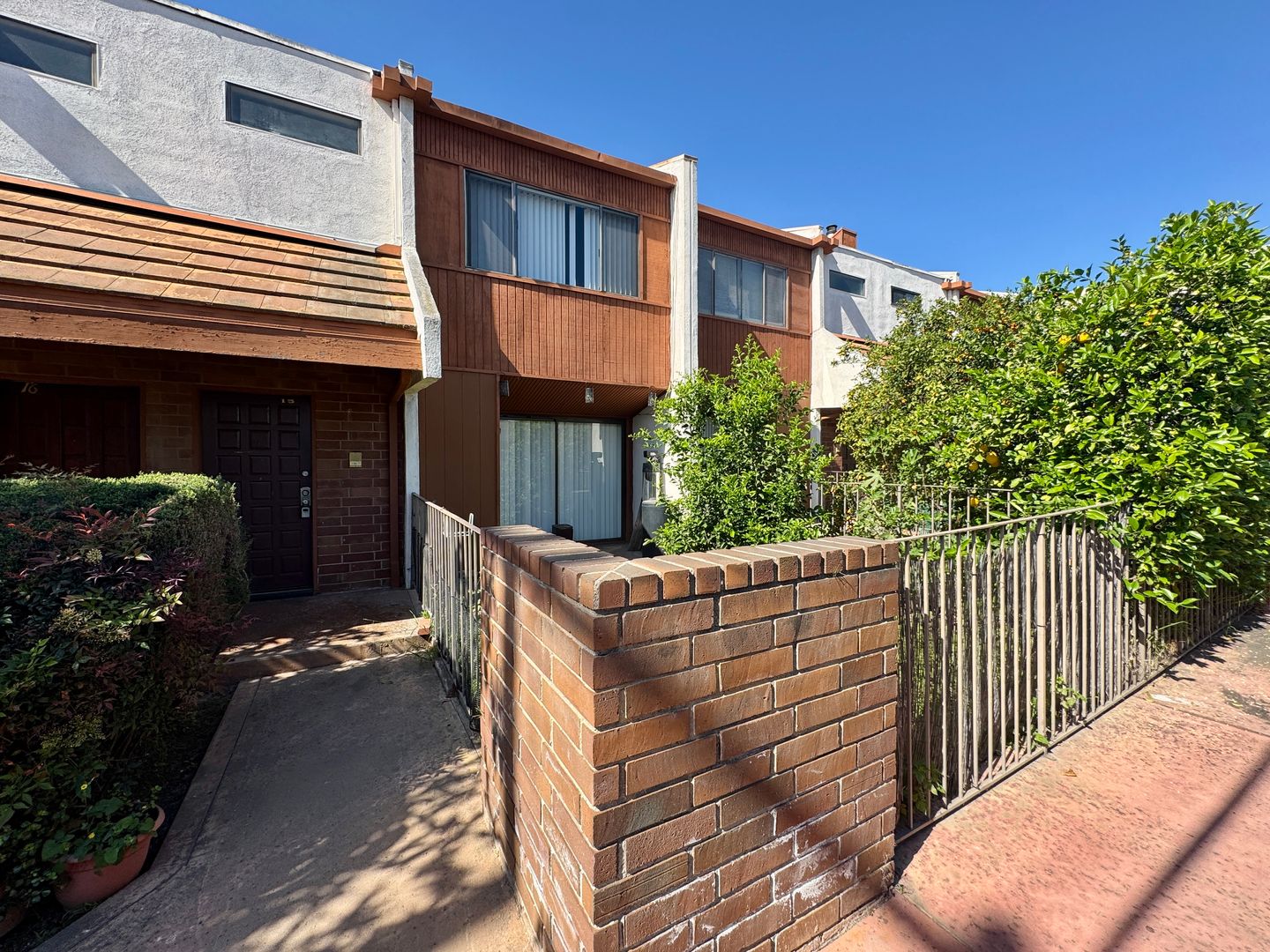 Alhambra House: 402 S. Garfield Ave #15