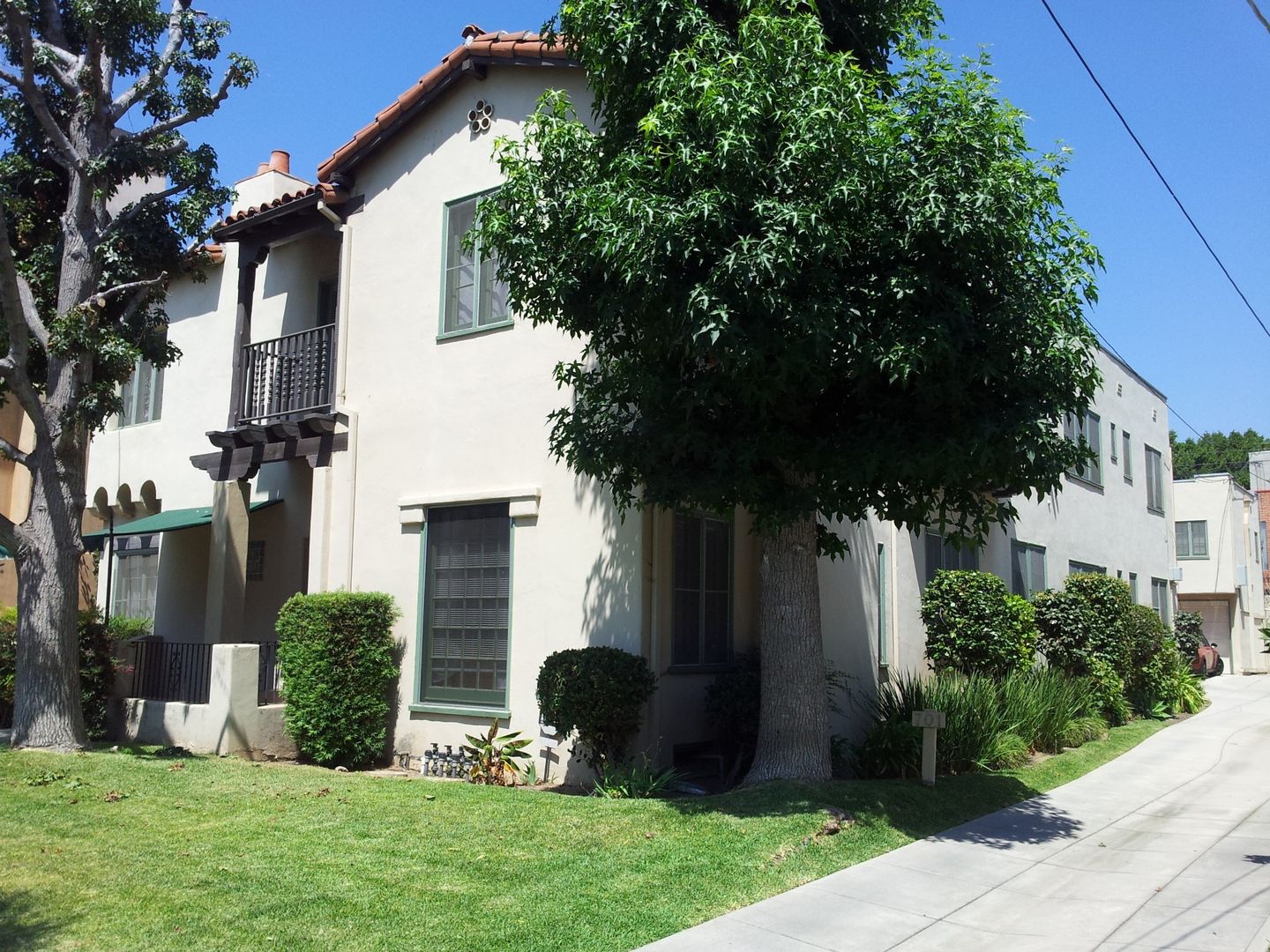 Pasadena Apartment: 697 - 701 Mira Monte Pl