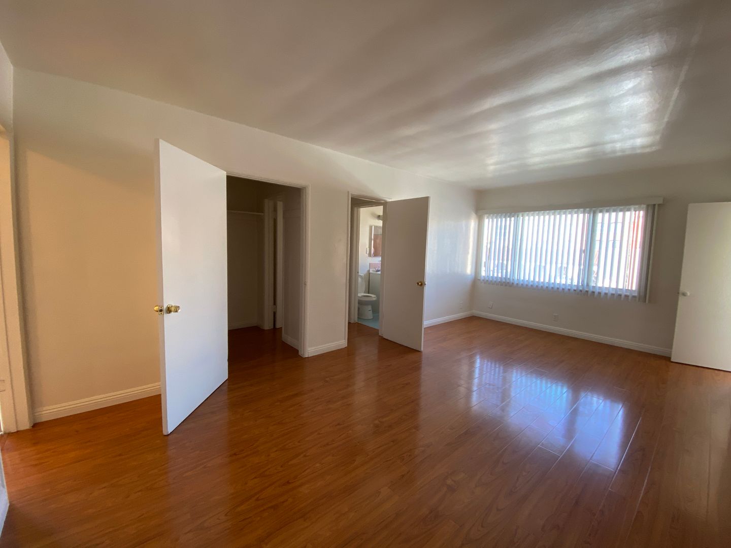Glendale Apartment: 516 E. Lomita Ave.