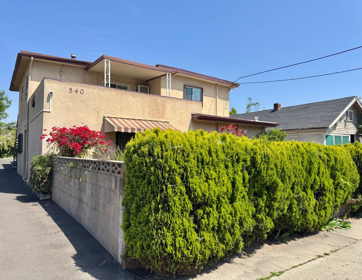 Los Angeles Apartment: 540 N. Madison Ave #4