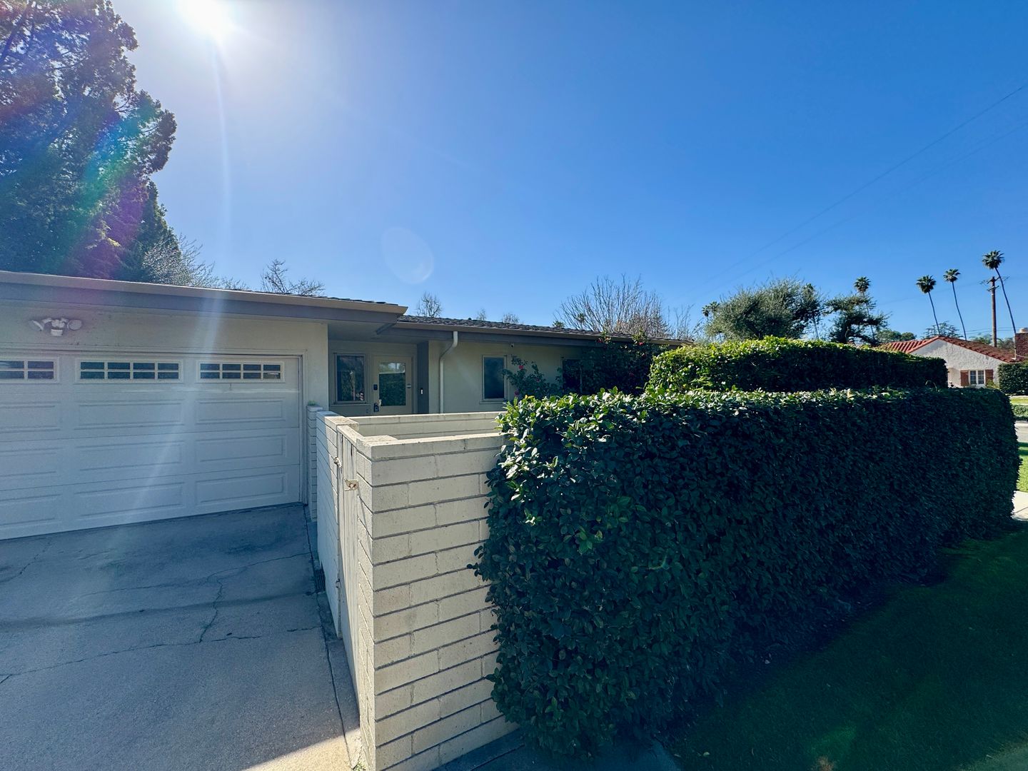 San Marino House: 1840 Alhambra Rd