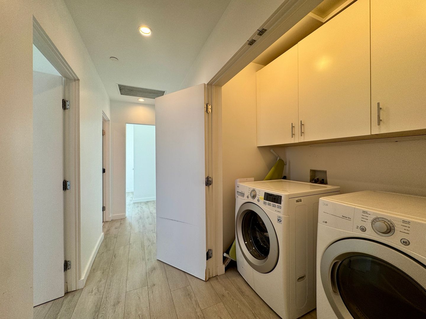 Laundry room at ARDMORE