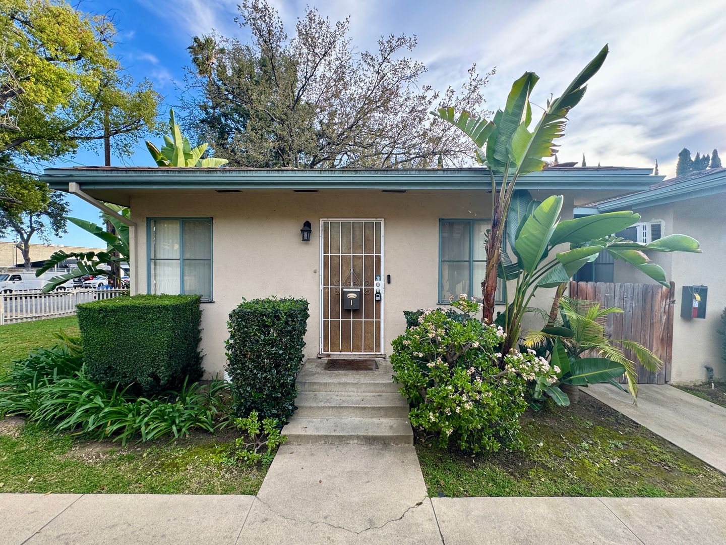 Pasadena Apartment: 47-49 N. Craig Ave.