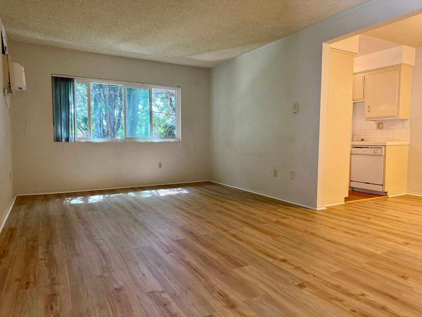 Sierra Madre Apartment: 157 Esperanza Ave.