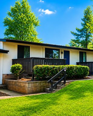 FREE RENT!!! HURRY, ONLY 2 UNITS LEFT!!