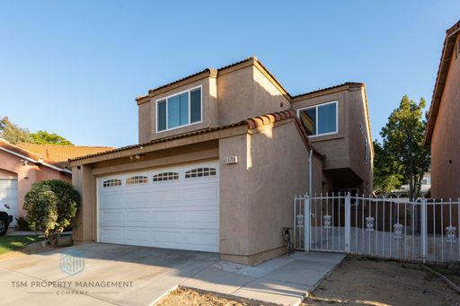 3 Bed 2.5 Bath House in Desirable Community of Southridge Fontana – photo 1