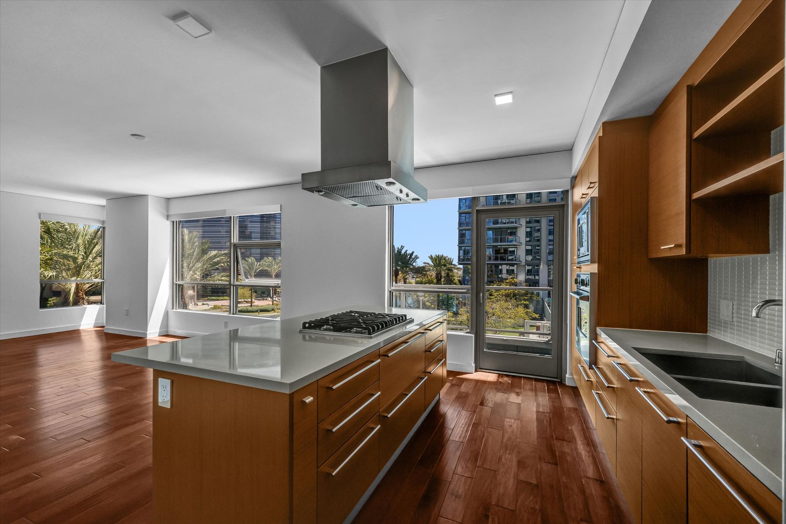 Santa Ana Condo: 9 MacArthur Pl #403