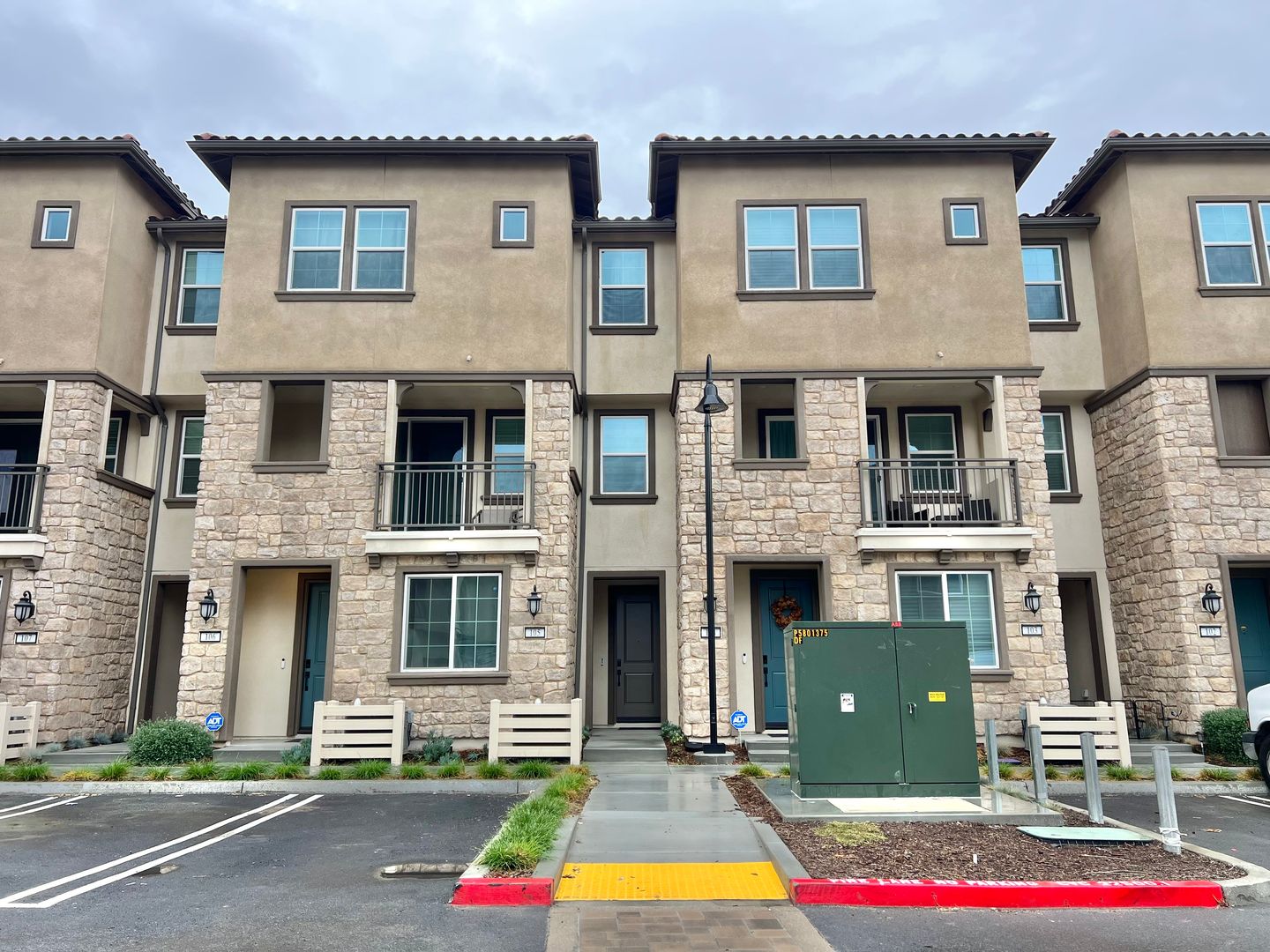 Eastvale Condo: 6138 Victoria Way, Unit 105