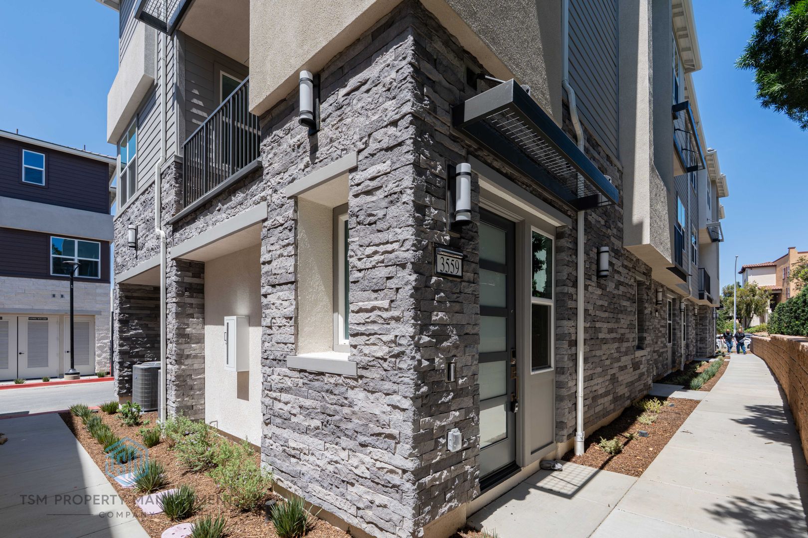 Ontario Townhome: 3559 E Indigo Privado