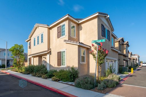 Beautiful 4-Bedroom Home in the Gated Citrus at Summit Community – photo 1