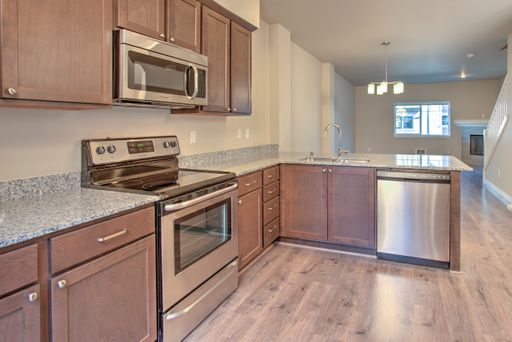 Townhouse with Dual Primary Suites and 2 Car Garage! – photo 1