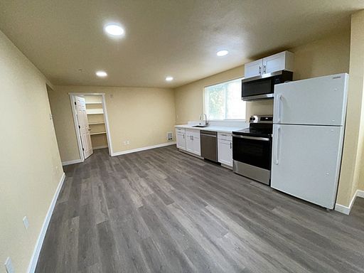 Newly Renovated with Washer and Dryer on site – photo 1