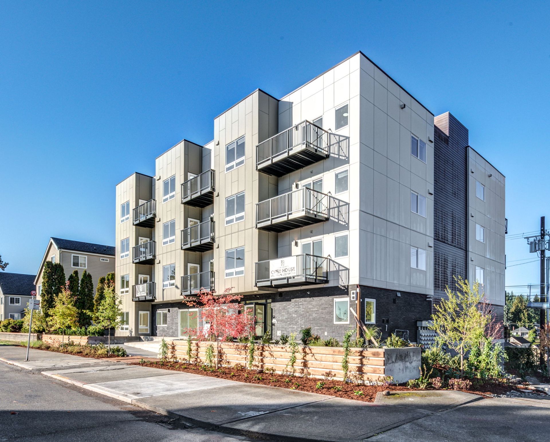 Everett Apartment: 3402 Colby Avenue