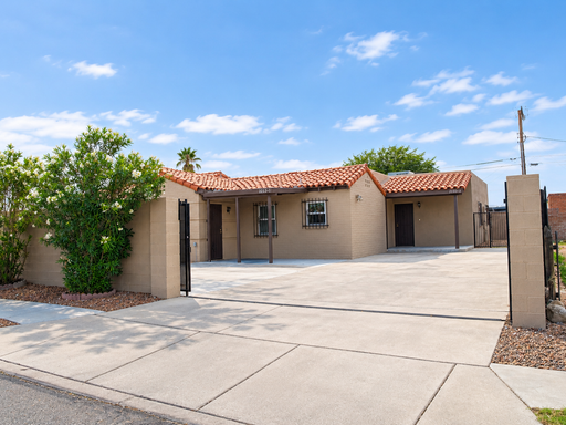 6BR/4BA House near UofA with pool! Pre-Leasing for August 2027! – photo 1
