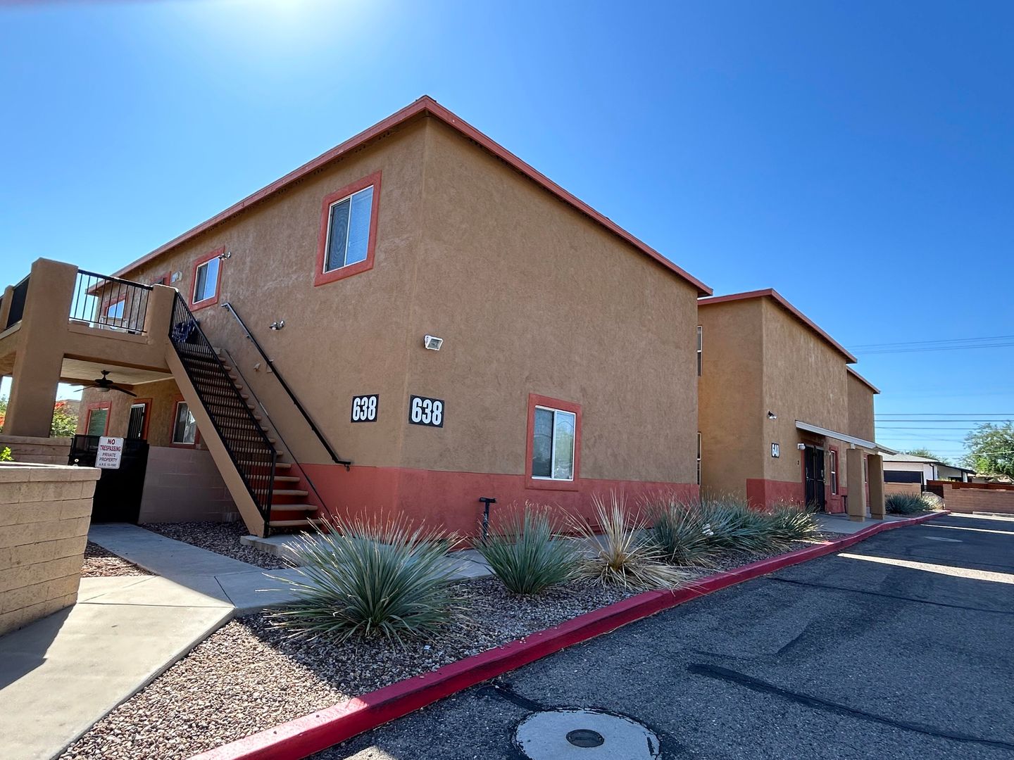 Tucson Apartment: 638, 640, 642 E. Lester St.