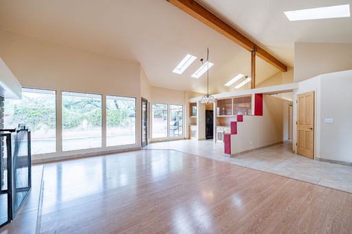 Gorgeous 5 bed, 3 bath Pre-leasing for August 2027! – photo 1