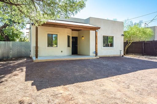 4 bed/3 bath house remodeled close to UofA Campus! Pre-leasing for August 2027! – photo 1