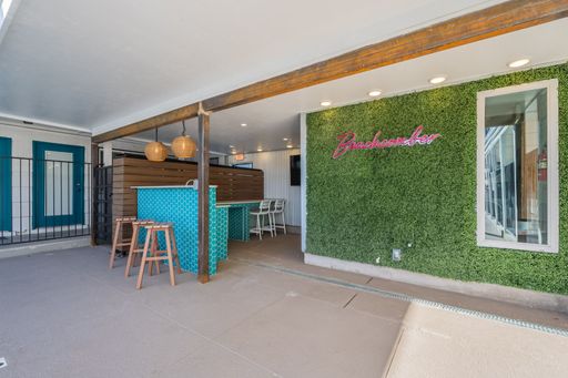 The Beachcomber! Newly remodeled apartment leasing for August 2026 a block from campus! – photo 1