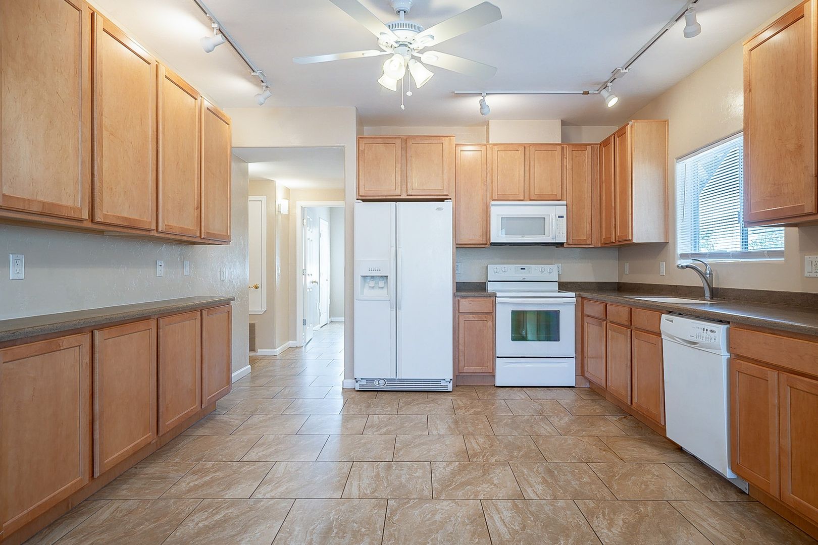 Tucson Apartment: 638, 640, 642 E. Lester St.