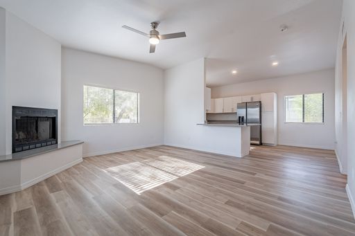 Perfect Student living Two 5bd/3bth homes blocks from UofA! Pre Leasing for Aug 2027! – photo 1