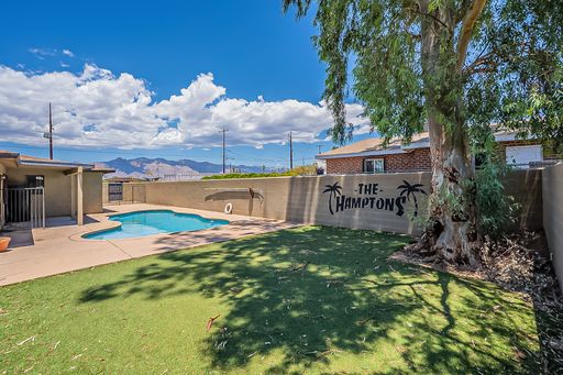 AMAZING UofA 5bd/2bth W POOL!! Only $700 per bed! – photo 1