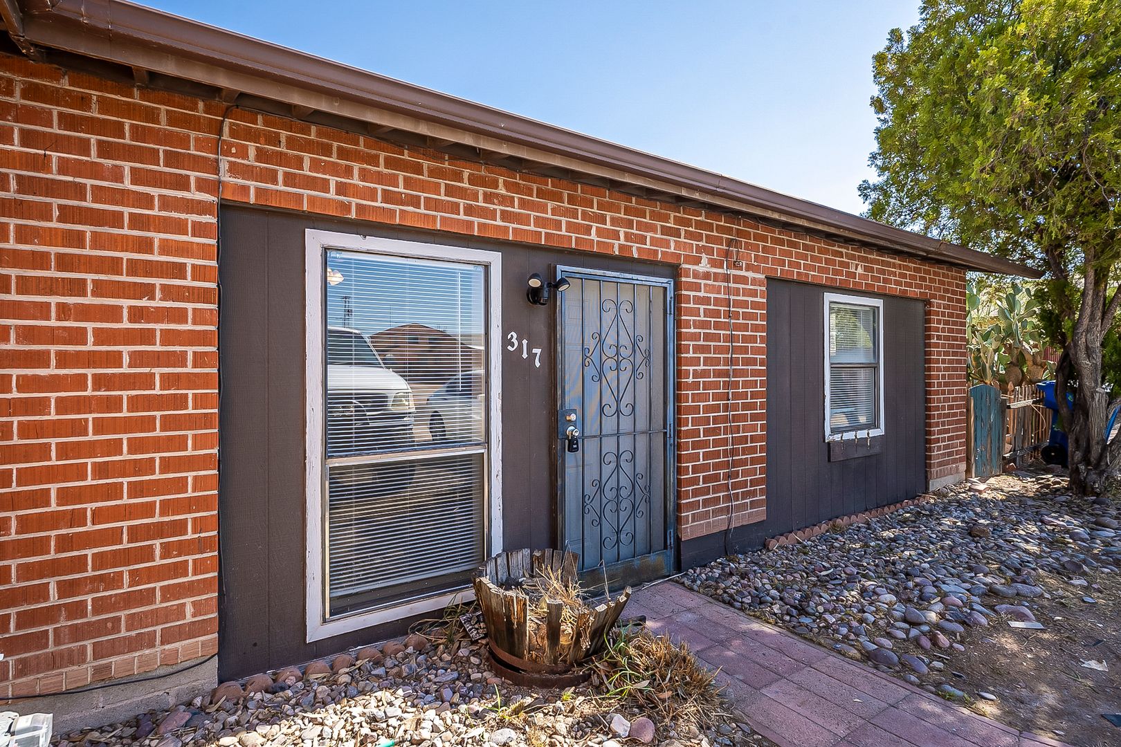 Tucson Apartment: 315 & 317 E. Lester St.